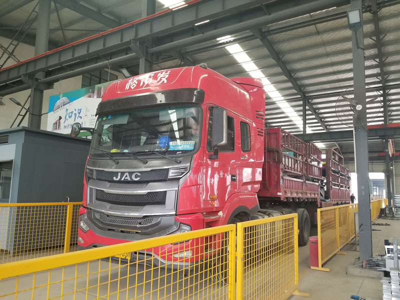 榮大候車(chē)亭廠(chǎng)家發(fā)往陜西仿古公交候車(chē)亭發(fā)貨案例