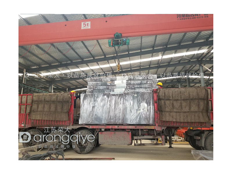 公交候車(chē)亭廠(chǎng)家發(fā)貨圖