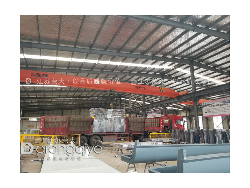 公交候車(chē)亭廠(chǎng)家發(fā)貨圖