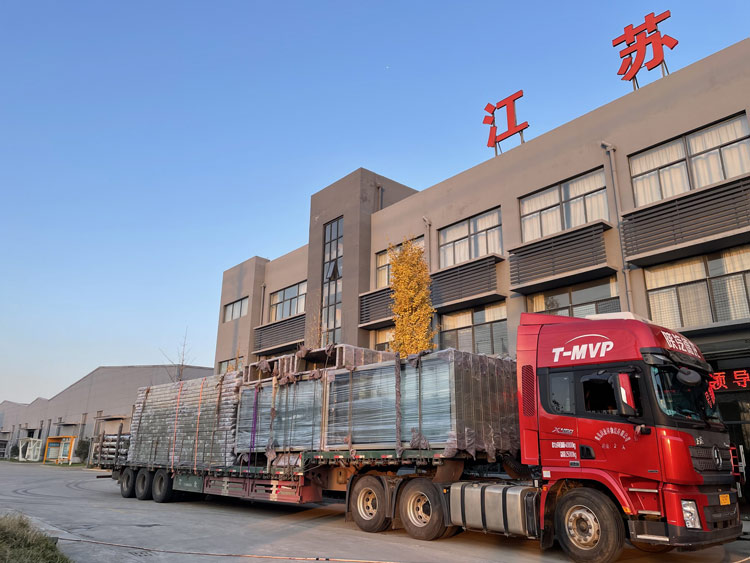 第二批公交站臺候車(chē)亭發(fā)貨案例