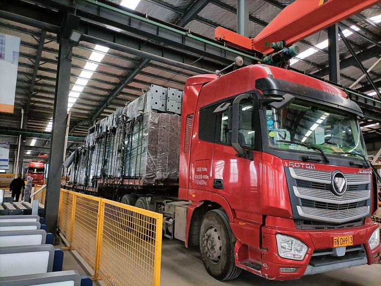 第三批榮大候車(chē)亭供應河南鄭州公交候車(chē)亭