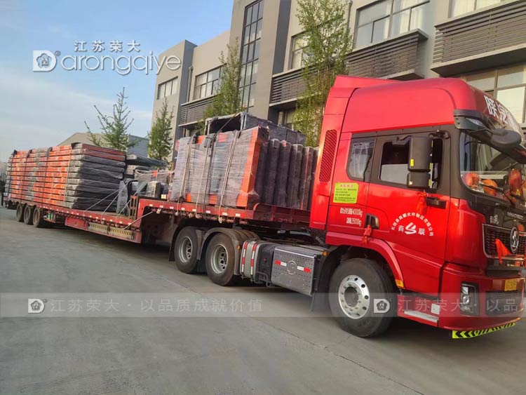河南公交站臺兩車(chē)齊發(fā)配圖二